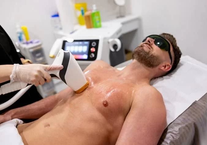 Depilação masculina: Tendência de autocuidado