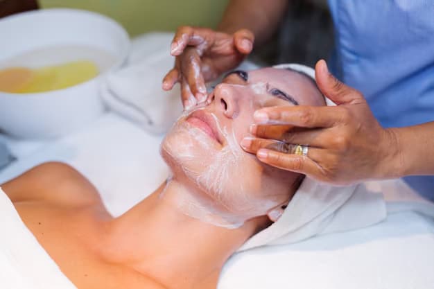 Pele oleosa? Veja como a limpeza de pele pode acabar com a acne